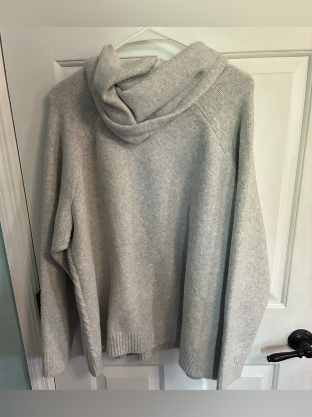 cupcakes & cashmere Light Gray Cable-Knit Hooded Sweater - Picture 4 of 5